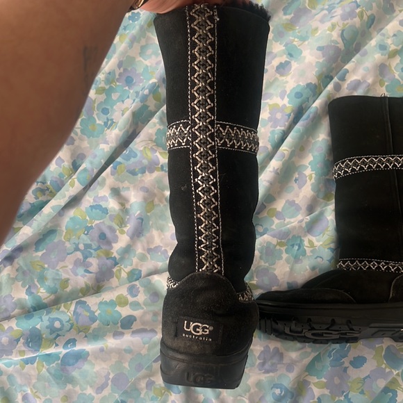 Women’s Tall Black Uggs - Picture 3 of 6